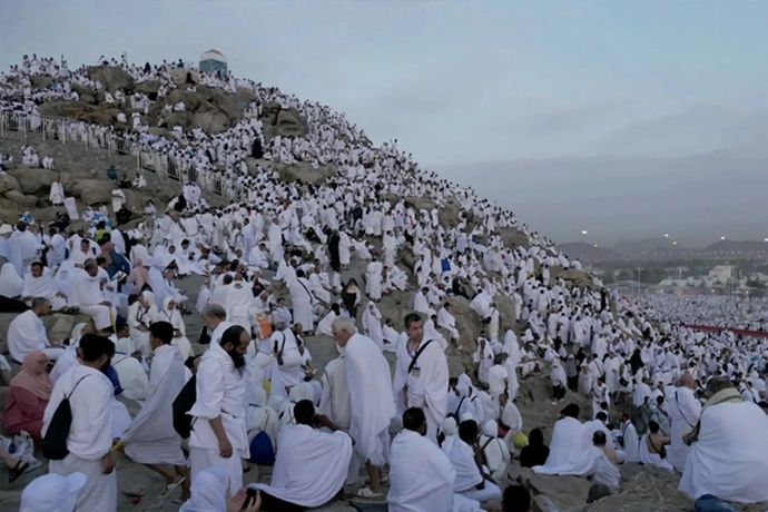 Puncak Haji 2026: Jemaah Indonesia Berangkat ke Arafah Bertahap