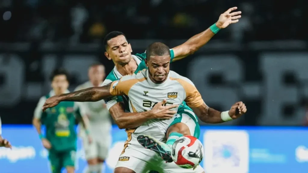 Alex Martins Siap Ukir Rekor Baru di Persebaya! 67 Gol dan 13 Assist Jadi Target Musim Depan