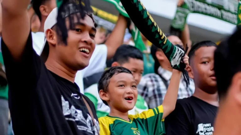 Oknum Suporter Denda Rp 250 Juta, Kampanye Tanpa Flare Gagal