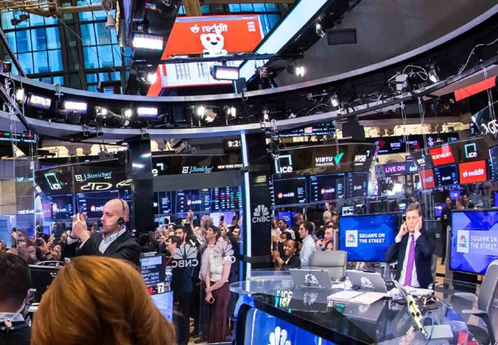 Indeks Wall Street Naik, S&P 500 dan Nasdaq Capai Rekor Tertinggi