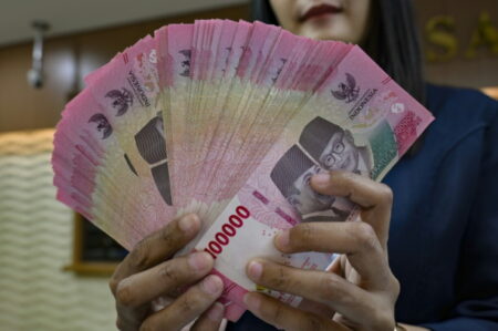 Rupiah Melemah: Krisis Kedaulatan Ekonomi dan Pandangan Baqir as-Sadr