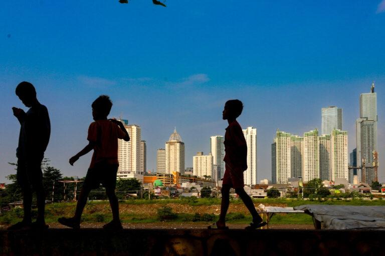 Opini: Kekuasaan Data dan Ekonomi yang Disesuaikan