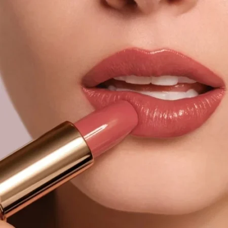 Tips memilih warna lipstik nude yang sempurna tanpa wajah terlihat pucat