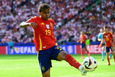 Yamal Kembali, Spanyol Hancurkan Arab Saudi 4-0