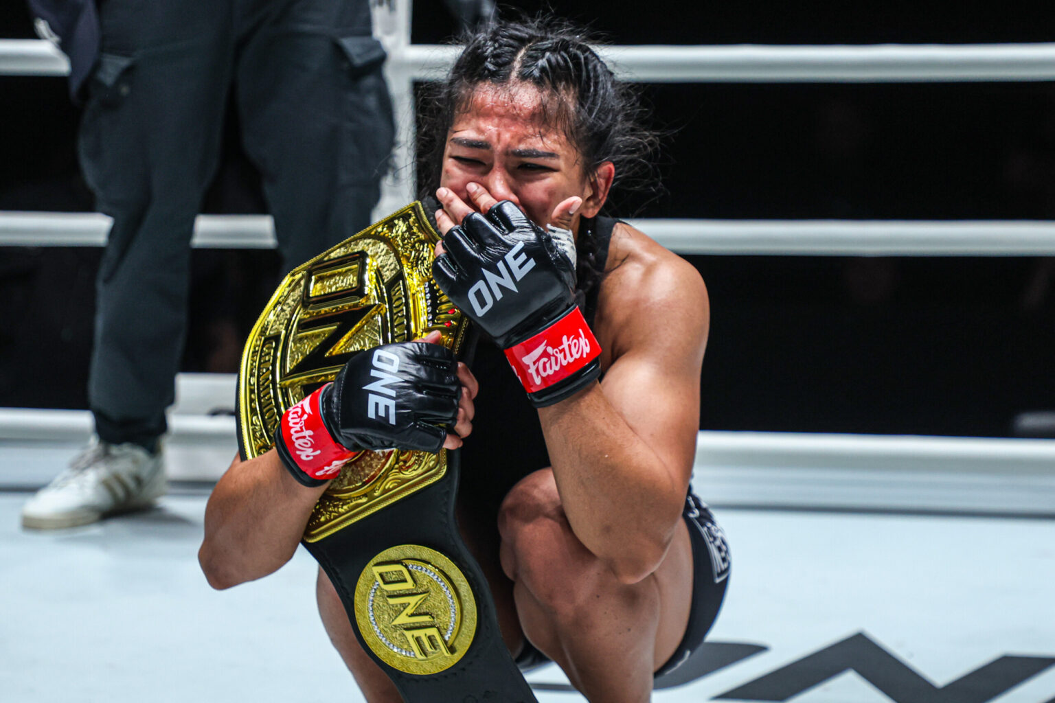 Denice Zamboanga Mundur dari Gelar Juara Dunia MMA untuk Jadi Ibu