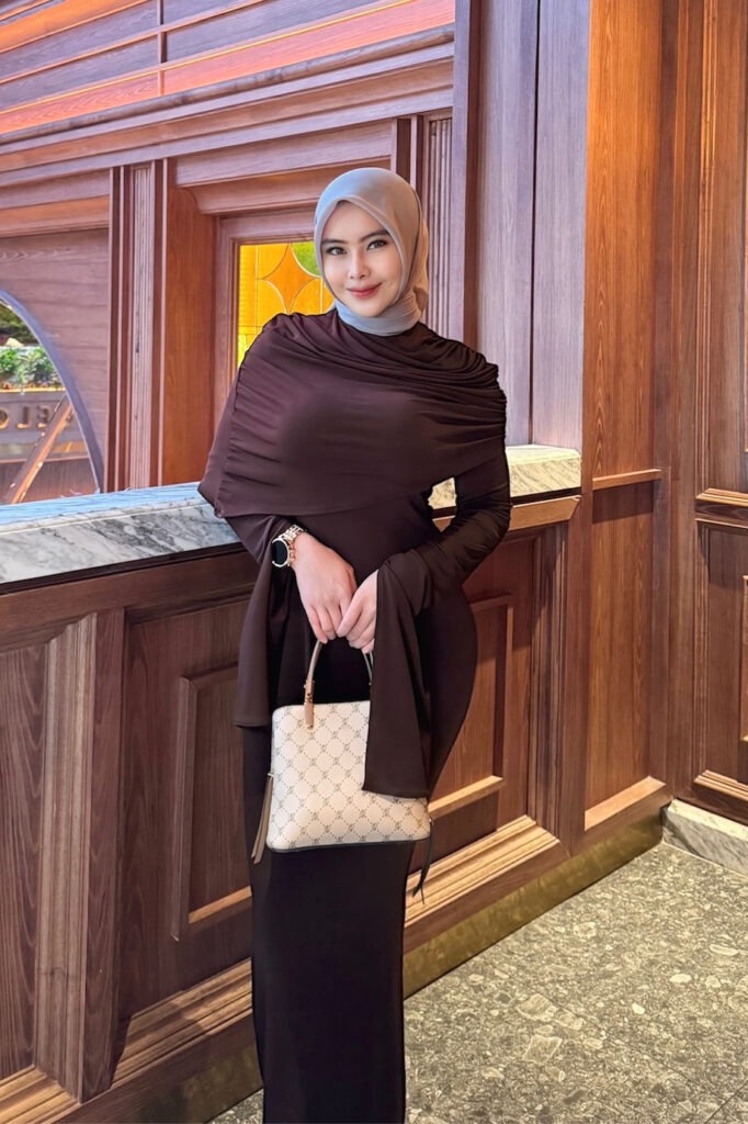 Azura Jatuh dari Ketinggian, Postingan Atta Tuai Komentar Aaliyah Massaid