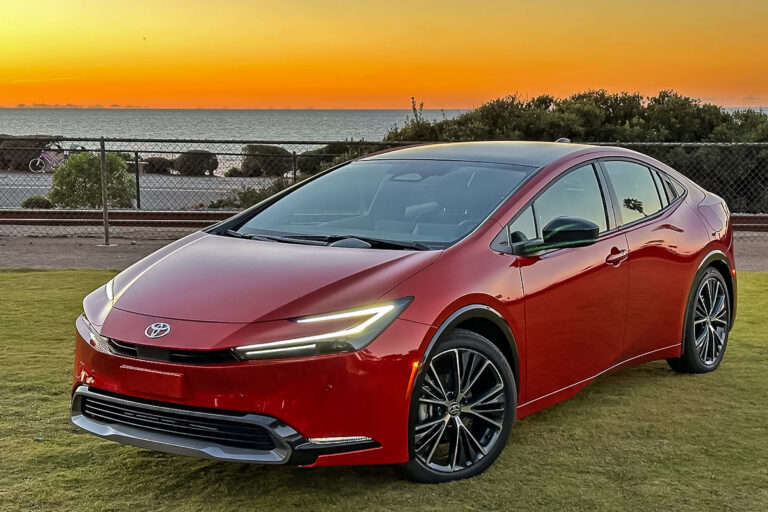 Toyota Agya Stylix LCGC Tampil Gaya Sporty