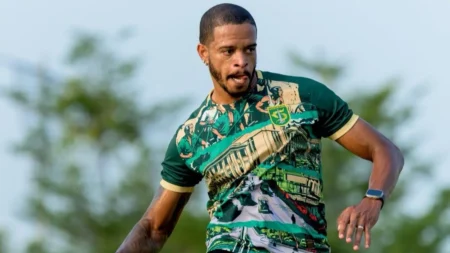 Kondisi Alex Martins Kini Diperiksa di Rumah Sakit, Pelatih Persebaya Surabaya Tunggu Kabar Terbaru