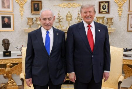 Media Iran Menghina Keputusan Trump Membatalkan Serangan: Retorika Presiden yang Suka Berperang