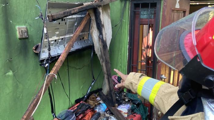 Pemilik Lupa Cabut Kabel TV, Rumah di Weru Cirebon Terbakar