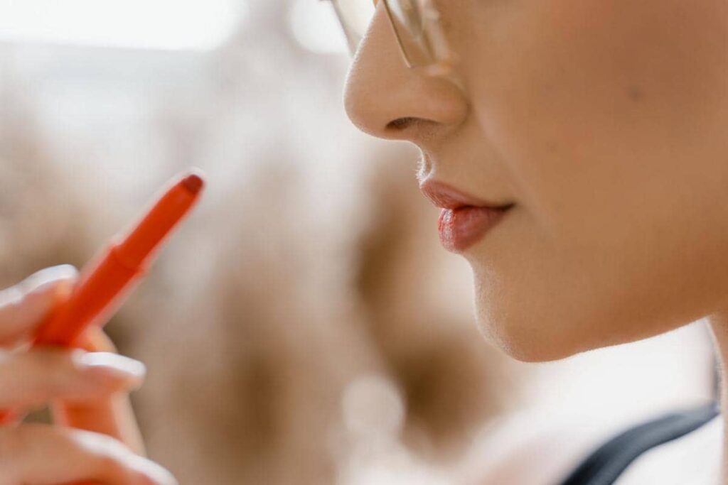 5 cara membuat lip liner alami dan sempurna