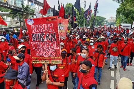 Niat dan Tata Cara Sholat Dzuhur Qobliyah 4 Rakaat dengan 2 Salam