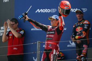 Marquez mengaku susah payah kalahkan Acosta yang akan jadi rekan setimnya musim depan