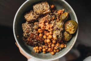 Revolusi Piring Muda: Saat Pangan Lokal dan Nutrisi Berpadu di Meja Makan