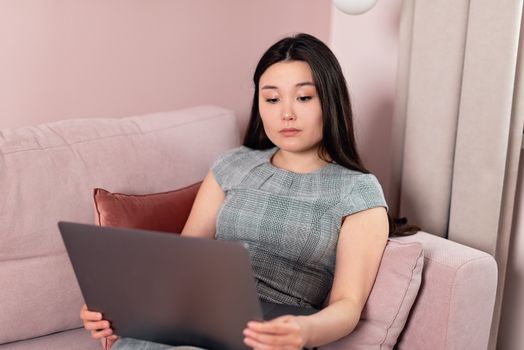 Panduan Praktis Menjaga Kesehatan Mata bagi Pekerja yang Menatap Layar Setiap Hari Panduan Praktis Menjaga Kesehatan Mata bagi Pekerja yang Menatap Layar Setiap Hari