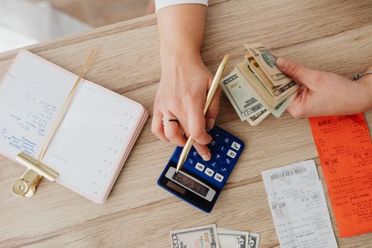 Strategi Mengatur Keuangan Bulanan Agar Rekening Tetap Sehat Tanpa Harus Mengorbankan Gaya Hidup Strategi Mengatur Keuangan Bulanan Agar Rekening Tetap Sehat Tanpa Harus Mengorbankan Gaya Hidup