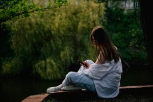 Menjelajah Manfaat Digital Detox bagi Kesehatan Mental dan Ketenangan Jiwa Pekerja