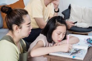 Seni Mendampingi Anak Belajar di Rumah Tanpa Drama dan Emosi