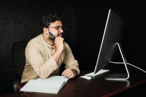 Tips Menjaga Kesegaran Mata Pekerja Digital Agar Bebas Lelah