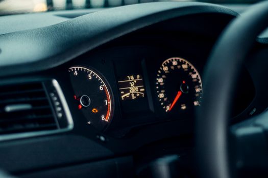 Menyingkap Tabir Kecurangan Odometer Putaran Saat Berburu Mobil Bekas Impian Anda Menyingkap Tabir Kecurangan Odometer Putaran Saat Berburu Mobil Bekas Impian Anda