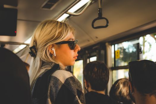 Rangkaian Amalan Ringan Berpahala Melimpah untuk Pekerja Bermobilitas Tinggi di Perkotaan Rangkaian Amalan Ringan Berpahala Melimpah untuk Pekerja Bermobilitas Tinggi di Perkotaan