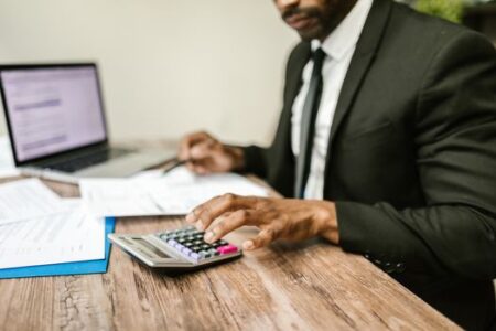 Panduan Bijak Mengelola Keuangan bagi Pekerja Muda demi Mewujudkan Kebebasan Finansial