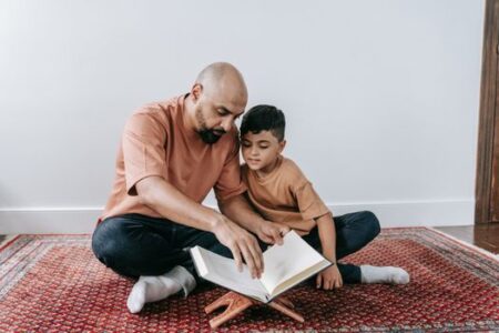 Menanamkan Nilai Islam pada Karakter Anak di Tengah Arus Globalisasi Digital
