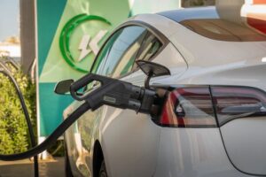 Berapa Biaya Sebenarnya Memelihara Mobil Listrik Dibandingkan Mobil Bensin di Indonesia? Berapa Biaya Sebenarnya Memelihara Mobil Listrik Dibandingkan Mobil Bensin di Indonesia?