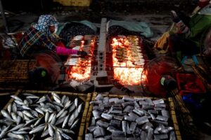Seni Memilih Bahan Makanan Segar di Pasar Tradisional demi Sajian Bergizi dan Lezat Seni Memilih Bahan Makanan Segar di Pasar Tradisional demi Sajian Bergizi dan Lezat