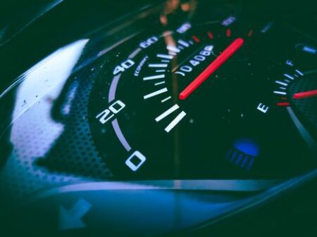 Trik Deteksi Odometer Kendaraan Bekas Hasil Modifikasi Agar Tidak Tertipu Penjual Nakal