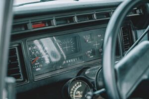 Siasat Cerdas Membongkar Kecurangan Odometer Mobil Bekas Agar Tidak Tertipu Penjual Nakal