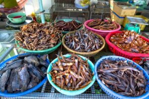 Panduan Belanja Cerdas: Trik Memilih Bahan Makanan Segar Berkualitas di Pasar Tradisional Panduan Belanja Cerdas: Trik Memilih Bahan Makanan Segar Berkualitas di Pasar Tradisional