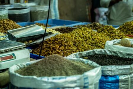 Menyembuhkan Tubuh Lewat Keajaiban Rempah Nusantara yang Tersimpan di Dapur Rumah Menyembuhkan Tubuh Lewat Keajaiban Rempah Nusantara yang Tersimpan di Dapur Rumah
