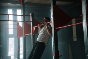 Kalistenik vs Latihan Beban: Mana yang Lebih Cepat Membentuk Postur Tubuh Ideal? Kalistenik vs Latihan Beban: Mana yang Lebih Cepat Membentuk Postur Tubuh Ideal?