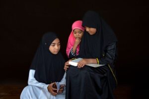 Memperkuat Akar Moral Anak: Integrasi Nilai Islam di Tengah Arus Globalisasi Digital
